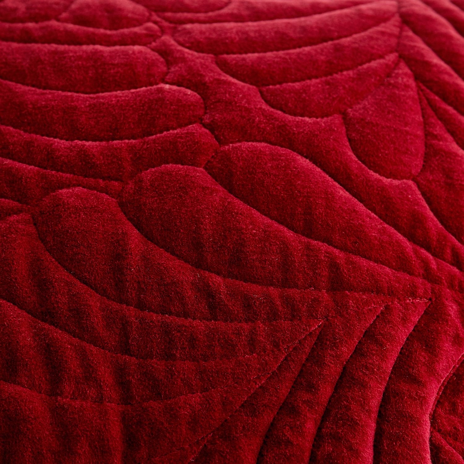Velvet Parlor Throw - Red